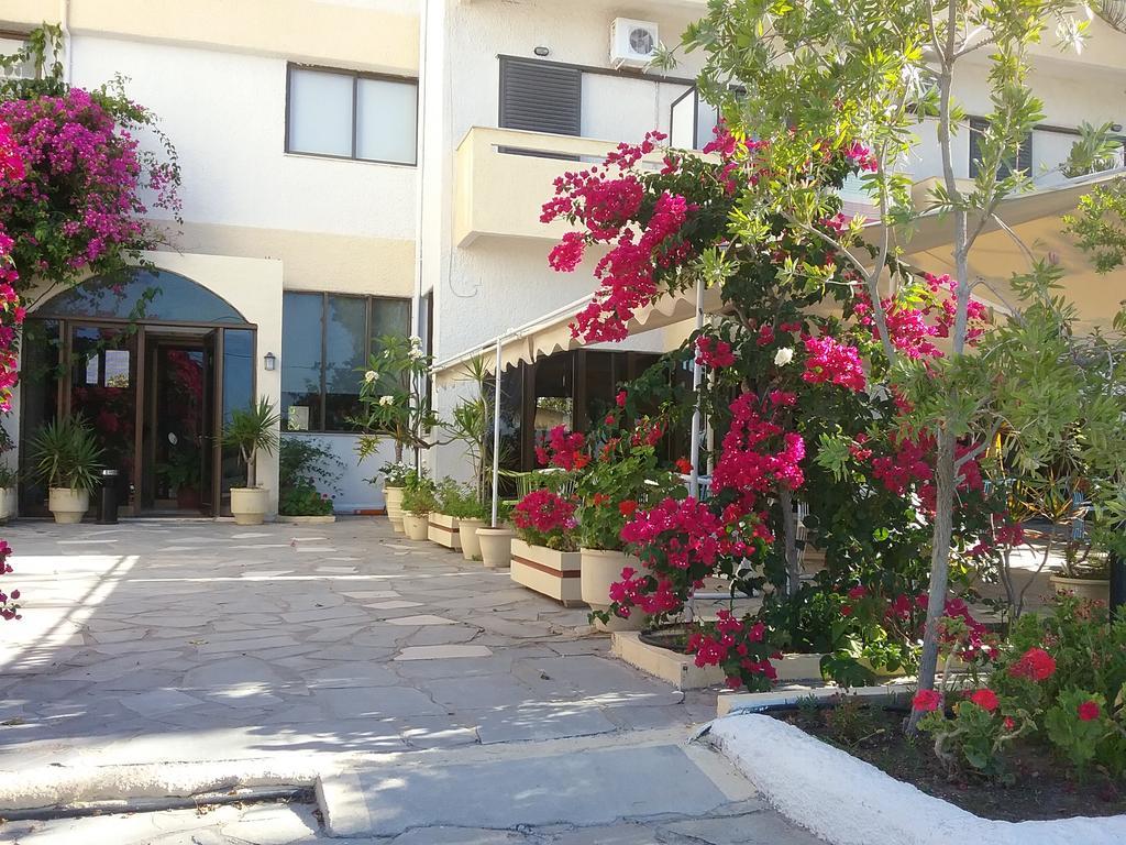 Esperides Hotel Ierápetra Exterior foto