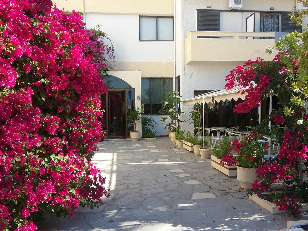 Esperides Hotel Ierápetra Exterior foto