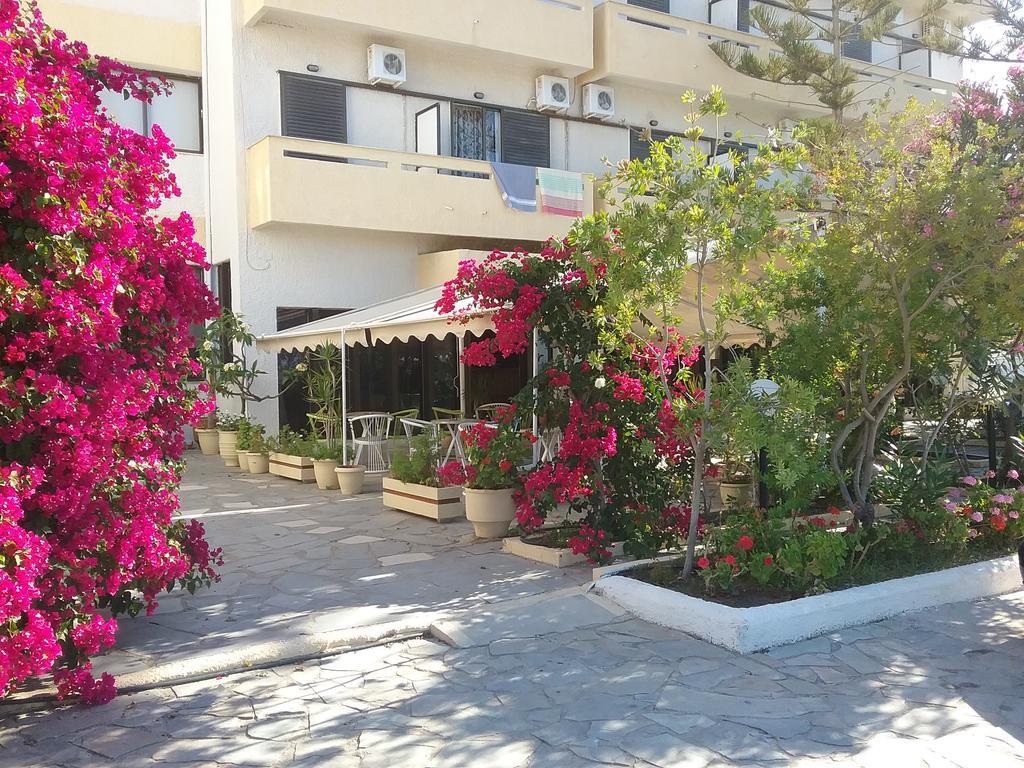 Esperides Hotel Ierápetra Exterior foto