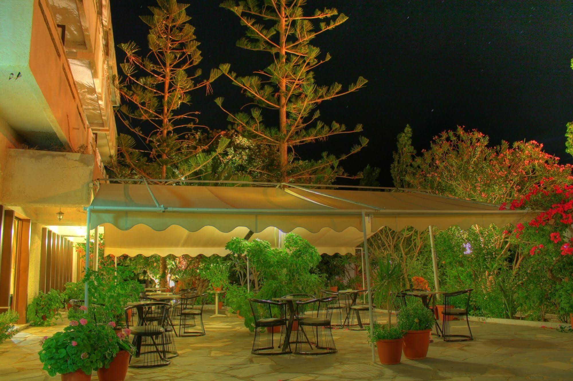 Esperides Hotel Ierápetra Exterior foto
